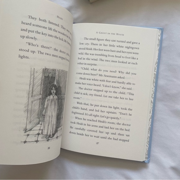 Set of 4 books for girls, from Classic to Fantastic, let your imagination soar! - Picture 3 of 13